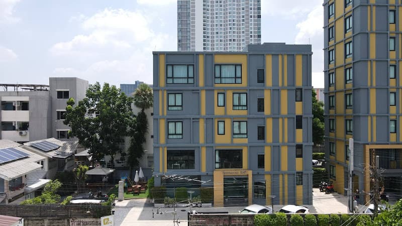 The Riski Hotel @ Bangphlat Station SHA