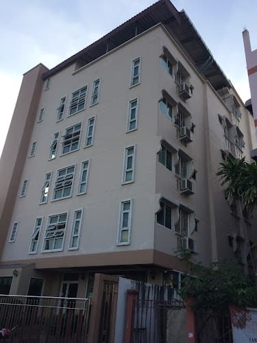 Sara Sathorn Apartment