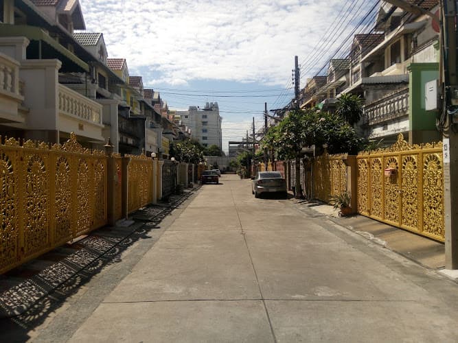 Pin Charoen Villa