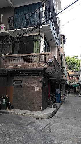 HOUSE 46